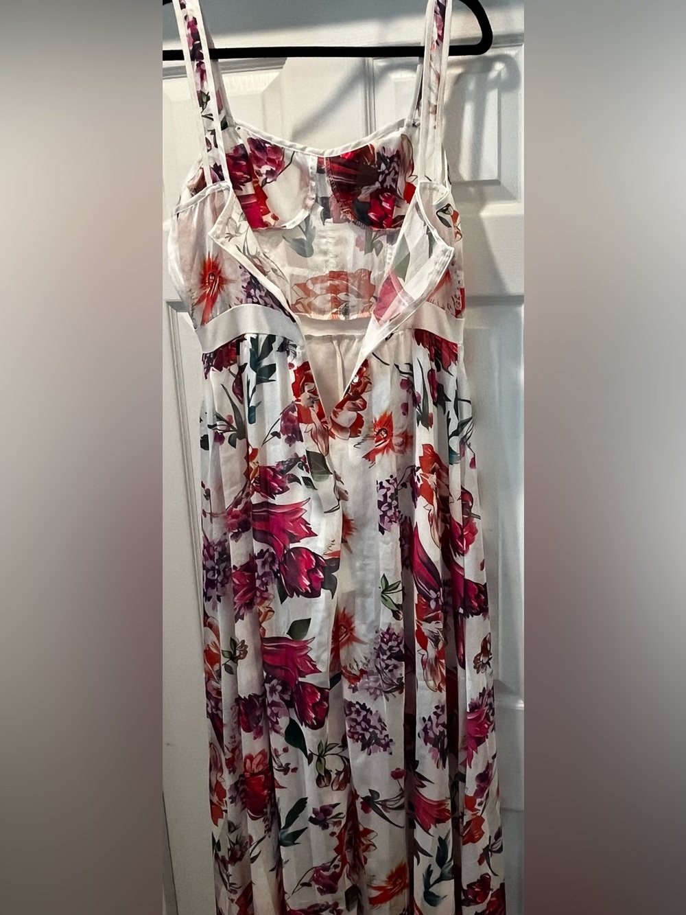 NWOT Floral Pleated Maxi Dress in White and Pink - Picture 4 of 4